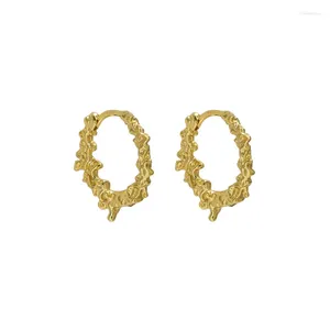 Boucles d'oreilles à tige au design minimaliste avec des irrégularités géométriques minimales et un cerceau texturé en argent sterling S925 pour femmes