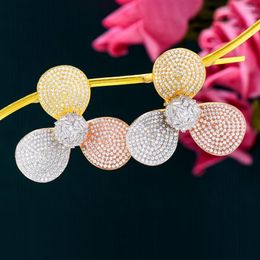 Stud-oorbellen Missvikki Luxe drie-petaal bloemoers voor vrouwen Oorbellen Hoge kwaliteit Volledige kubieke zirkonia Aantrekkelijke sieraden