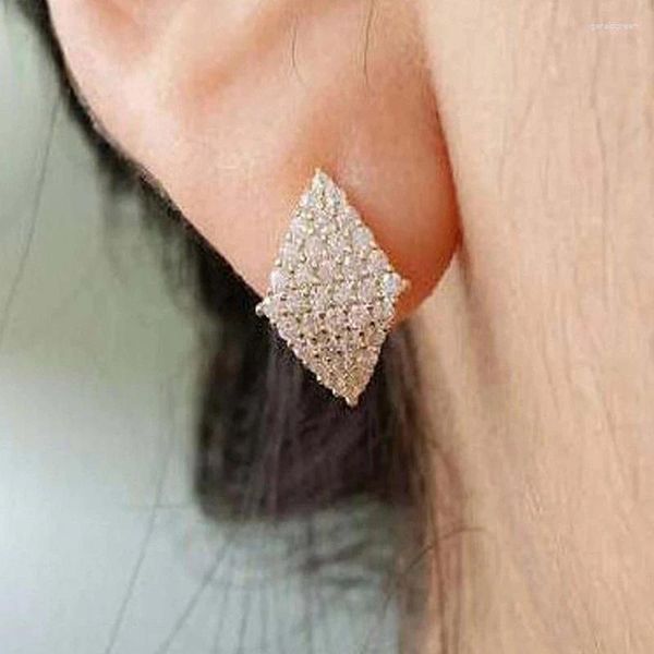 Boucles d'oreilles à clous en zircone cubique pour femmes, bijoux simples et polyvalents, mode moderne, Piercing d'oreille, couleur or