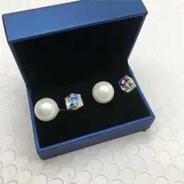 Boucles d'oreilles à tige Ms Betti Design, deux styles de perles et de pierres de cristal cubiques d'autriche, dans une boîte cadeau bleue pour femmes