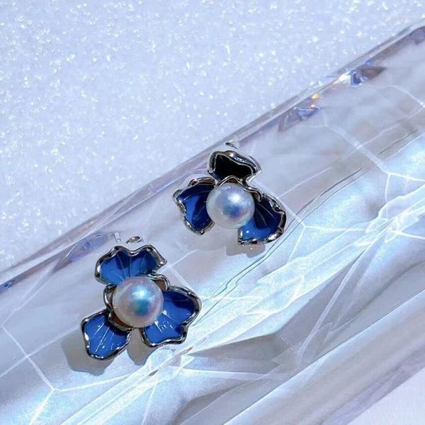 Pendientes de tuerca de agua dulce Natural, perlas de 4-5mm, trébol azul clásico, diseño de flores 3D, joyería versátil para todos los días, regalo para novia