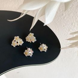 Stud -oorbellen natuurlijke schaal bloemenimitatie Pearl Studs Holografische Conch Flower For Women Sieraden