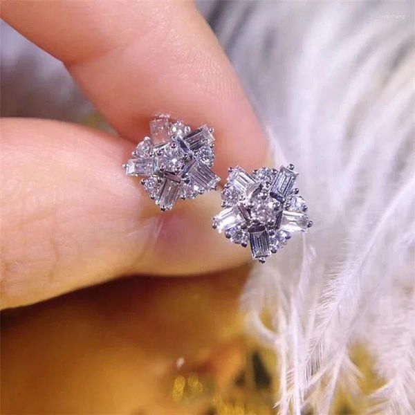 Pendientes de semental Ne'w Fancy for Women Piercing de la oreja con incrustaciones Brillantes Crirconia Luxury Bode Wedding Earring Lendy Jewelry