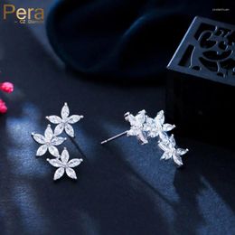 Boucles d'oreilles Pera Forme de fleur de feuille délicate Blanc Cubic Zirconie Style coréen Silver plaqué pour les femmes Gift de la fête des mères E125