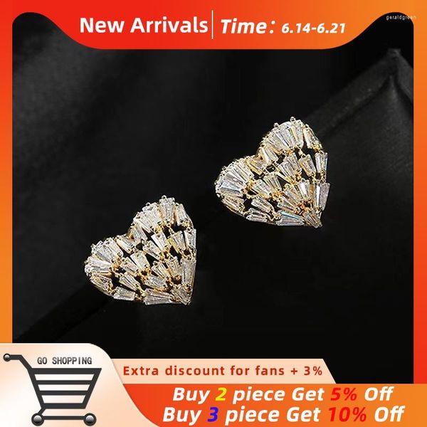 Boucles d'oreilles à tige Premium brillant Zircon incrusté en forme de coeur couleur or pour les femmes 2023 mode doux bijoux fête accessoire de luxe