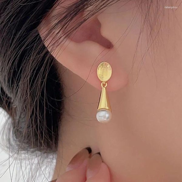 Les boucles d'oreilles étalons empêchent l'allergie perle goutte pour femmes couples coréens à la mode élégante géométrique à la main