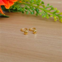 Boucles d'oreilles à tige en or jaune 24 carats pour femme, cœur parfait, 0,32 g, 2 mm de largeur
