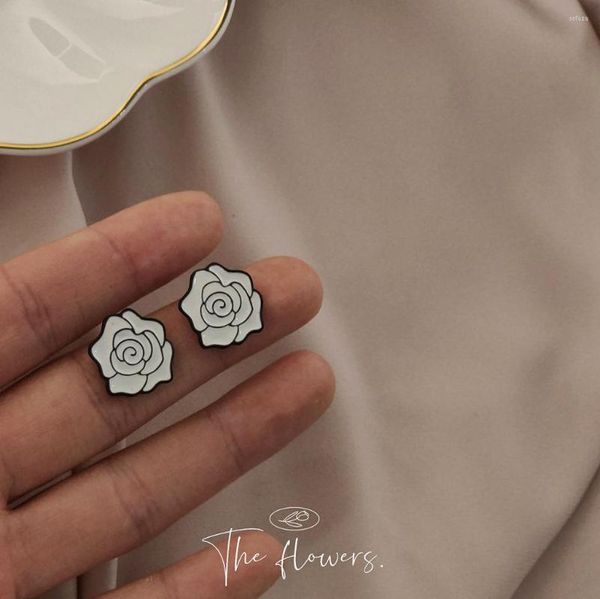 Pendientes de tuerca QiLuxy esmalte flor blanca para mujer temperamento de moda Vintage rosa regalos de joyería para boda