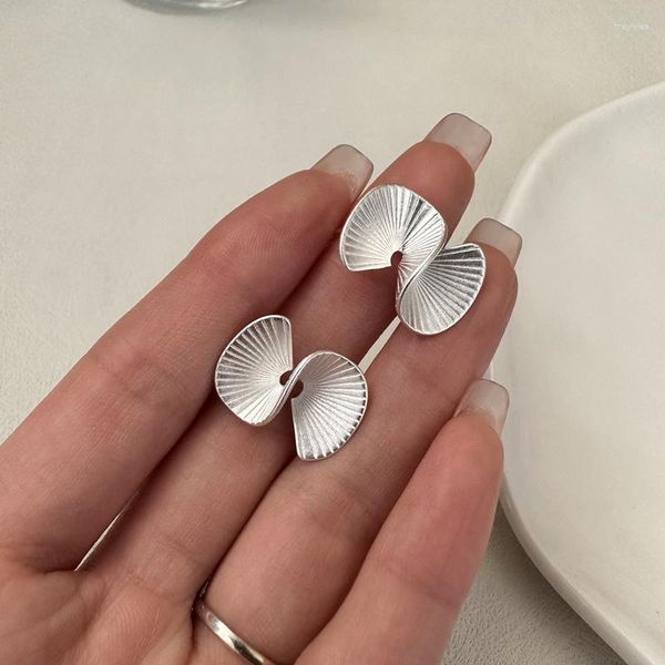 Pendientes de botón Real S925 Fábrica de joyería de plata esterlina Diseño al por mayor en forma de abanico Moda de Corea Mate Retro
