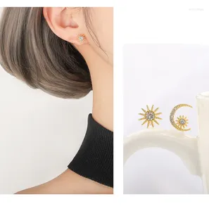 Pendientes de tuerca REETI, joyería de plata de ley 925, circonita brillante, forma de luna y estrella de cristal para mujer, Oorbellen