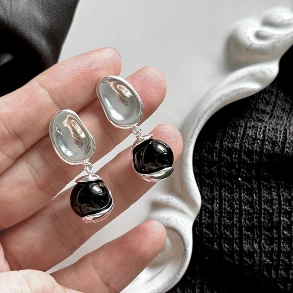 Boucles d'oreilles rétro simples d'agate noire naturel