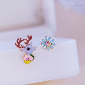 Boucles d'oreilles étalon romantique mignonnes coréen animal asymétrique pour les femmes filles belles fleurs de fleur de fleurs bijoux de fête