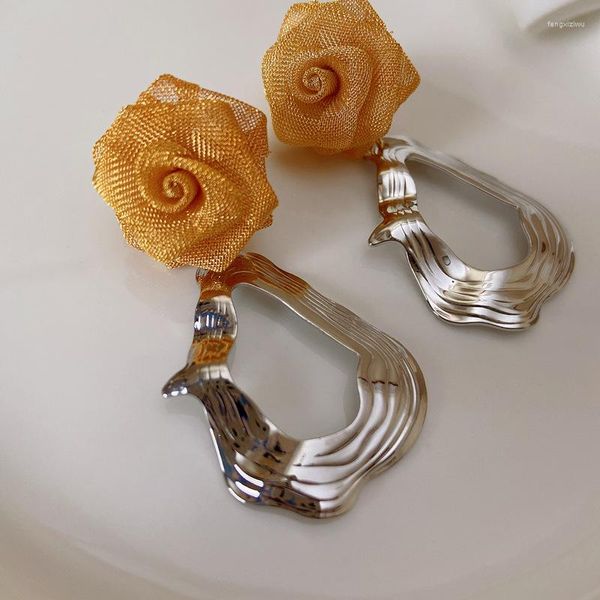 Boucles D'oreilles Gouttes D'eau Creuses Fleur Rose Femme Texture Métal