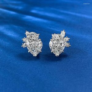 Pendientes de sementales S925 Silver High Carbon Diamond One Carat En forma de corazón Amor Classic Light Luxury Versátil al por mayor