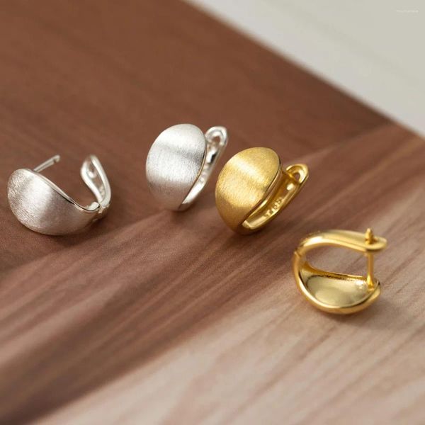 Pendientes de tuerca de plata de ley S925 para mujer, aretes curvos y delicados de gama alta, joyería a juego para banquete de boda