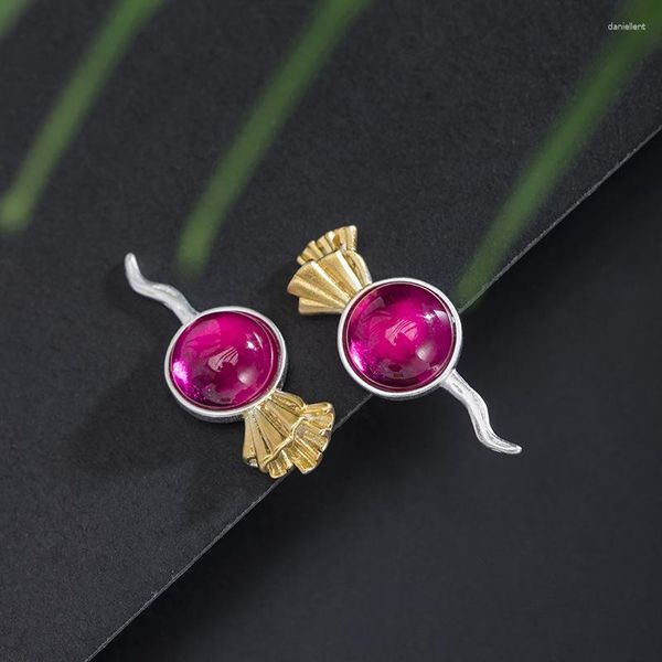 Pendientes de tuerca de plata de ley S925, estilo étnico, personalidad, corindón rojo, zanahoria, diseño de nicho femenino, joyería creativa para oreja