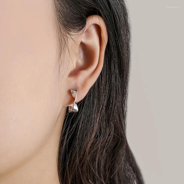 Boucles d'oreilles en argent Sterling S925, tempérament personnalisé, métal torsadé, sens artistique, mode polyvalente quotidienne pour femmes