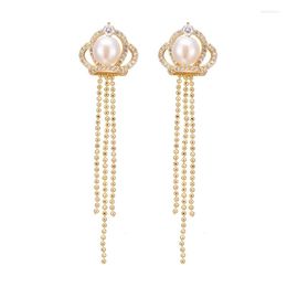 Stud -oorbellen Seizoen Design Long Gold Earring met kroon bevatten voortreffelijke Pearl Tassels Style Women Decoratie belangrijk diner