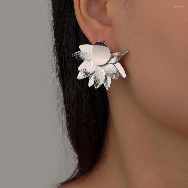 Boucles d'oreilles à tige vente personnalisé à la mode métal fleur de Lotus doré pétales glaçage mode doux Cool femmes bijoux cadeaux