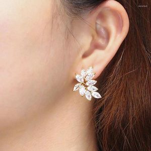 Boucles d'oreilles brillantes marquises coupées en zircon cubique blanche plate plaquée en forme de feuille symétrique pour les femmes bijoux de fête pour femmes accessoires
