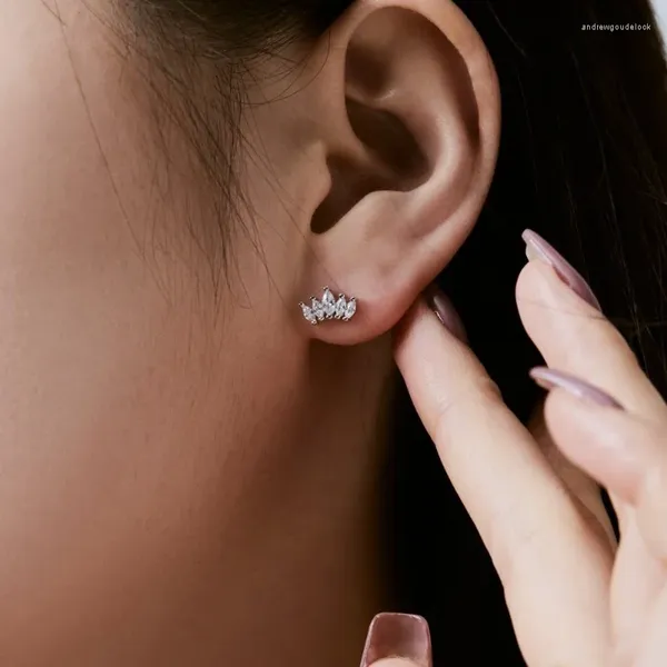 Pendientes de tachuelas Shining U S925 Forma de la corona de plata para mujeres Regalo de joyería fina