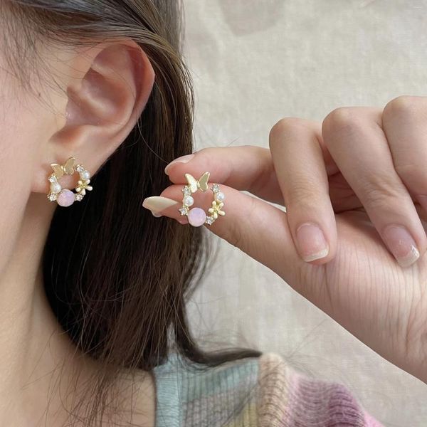 Boucles d'oreilles étouffantes simples boucles d'oreille de papillon zircon mignon pour femmes exquise coréenne cristal cristal fleur de petits étages d'oreille esthétique