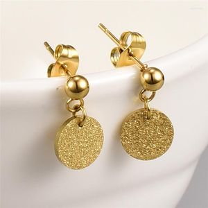 Boucles d'oreilles simples sable pressé rond pour femmes charmantes goujons d'oreille tempérament titane acier placage 18k bijoux en piercing en or