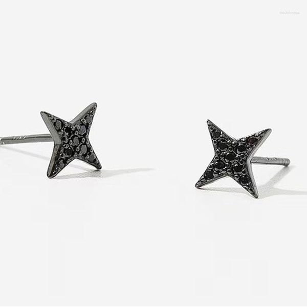 Pendientes de tuerca Simple pequeña estrella exquisito encanto negro dorado Piercing joyería para mujer fiesta Punk accesorios regalos de cumpleaños