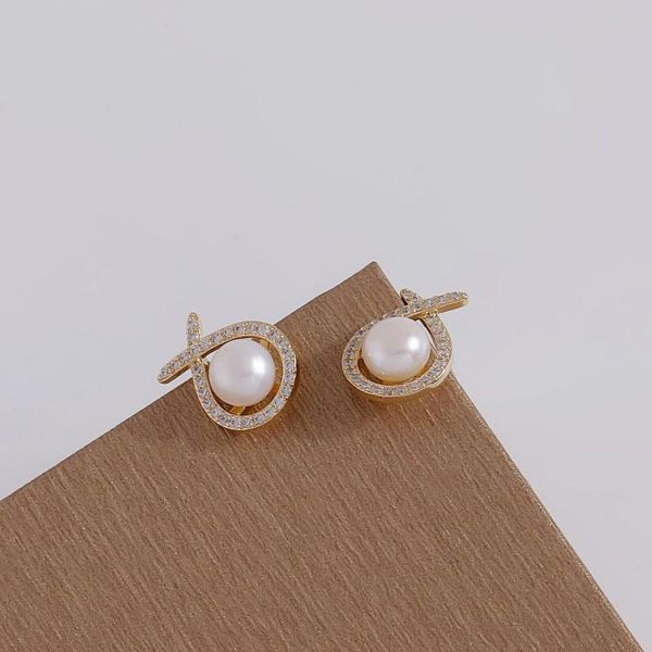 Boucles d'oreilles à tige simple perle d'eau douce ronde naturelle blanche avec cuivre laiton Zircon W / S925Silver aiguille bijoux boucle d'oreille 2023 vente