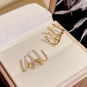 Stud -oorbellen gesimuleerde parel oorschelp klauw oorhaakclip vier vrouwen vergulde goud hypoallergeen Koreaanse mode esthetische sieraden