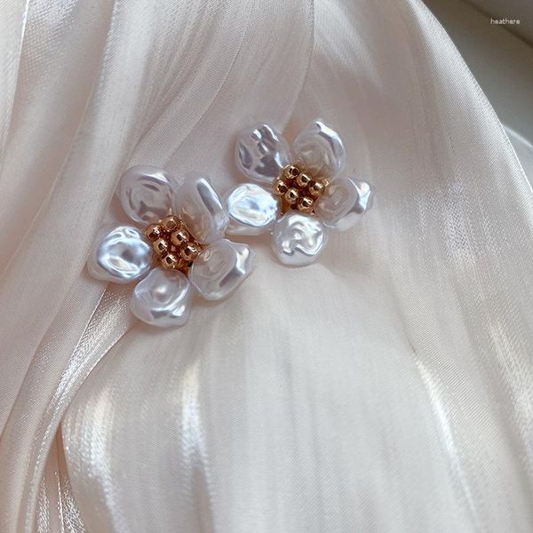 Pendientes de tuerca, luz suave, flor de perla Artificial, Pin de oreja suave, accesorios de joyería de diseño Vintage para mujer, regalo para mujer 246