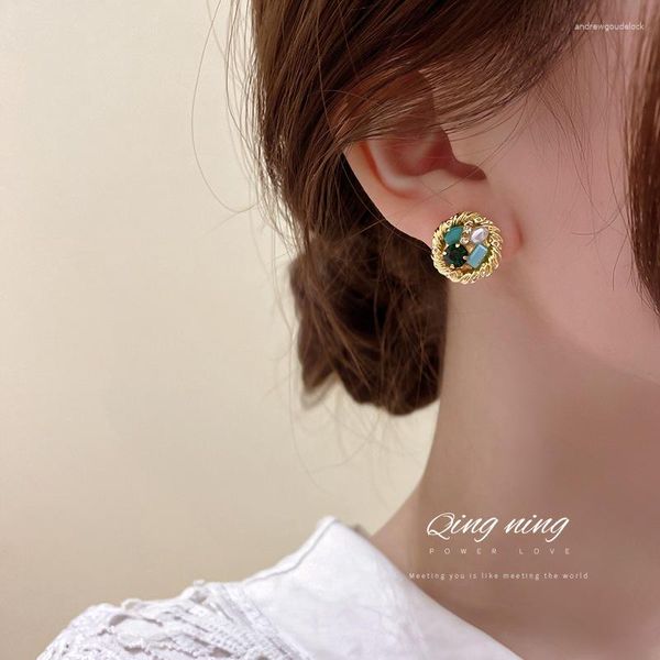 Pendientes de botón Joyería de moda de Corea del Sur Cristal de perla de imitación Diseño de temperamento redondo Color mezclado para mujeres.