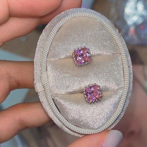 Boucles d'oreilles carrées en Zircon rose pour femmes, Piercing Tragus Simple, couleur argent, accessoires de Cartilage, bijoux de corps KAE255