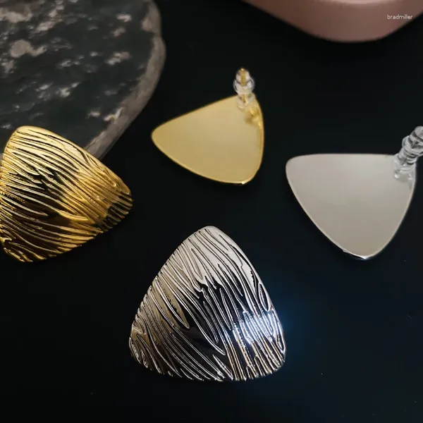 Boucles d'oreilles Triangle rayé pour femmes, Design Ins en métal plaqué or 18 carats, bijoux géométriques modernes, cadeau