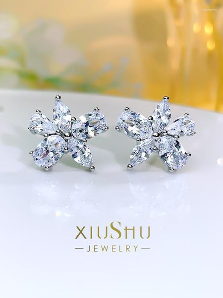 Aretes Elegantes Flor De Plata 925 Con Diseño De Nicho Diamante De Alto Carbono Versátil Y Exquisito Para El Uso Diario