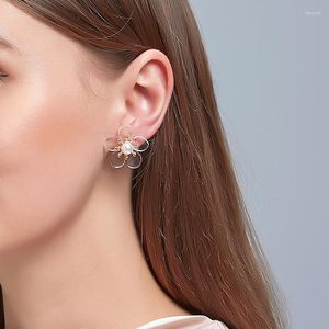 Stud -oorbellen Zoete transparante bloem voor vrouwen Girls Gesimuleerde Pearl Earring Floral Plant Ear Studs Leuke Koreaanse stijl sieraden