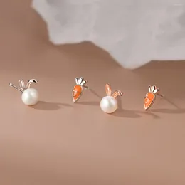 Boucles d'oreilles goujons Toyoosky S925 Sterling Silver Pearl Carrot Eaute Stodds Design Sense Mignon Bijoux asymétrique Girl Girl Cadeau de Noël