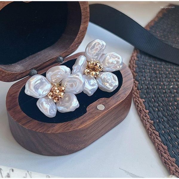 Pendientes de tachuelas Trendy Barroque Pearl Flower Mujeres Flores retro francesas Beads Peading Girling Fiesta de verano Joyería de boda