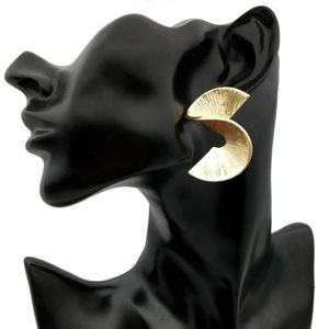 Stud -oorbellen trendy grote spiraal legering verklaring punk sieraden vrouwen vintage gouden zilveren kleur ukmocstud