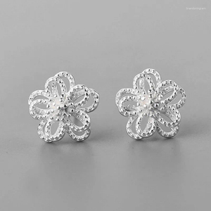 Boucles d'oreilles tendance couleur argent, jolie petite fleur perlée pour femmes et filles, cadeau, bijoux à la mode, livraison directe, vente en gros