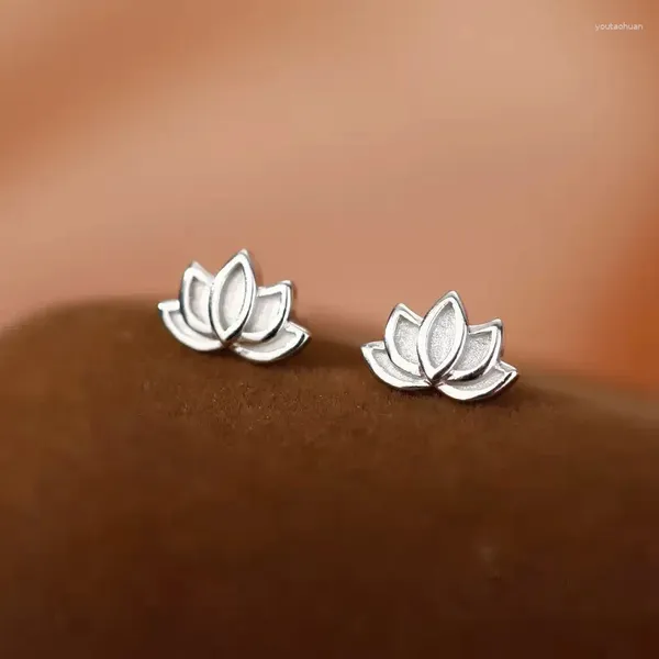 Pendientes de sementales Trendy Silver Color Tiny Lotus Flower Elegante Simple para Women Girl Gift Fashion Jewelry Dropship al por mayor