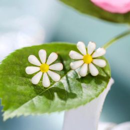 Stud Oorbellen Trendy Zoete Witte Margriet 925 Zilveren Naald Voor Vrouwen Meisjes Koreaanse Mode Asymmetrische Bloem Oor Sieraden