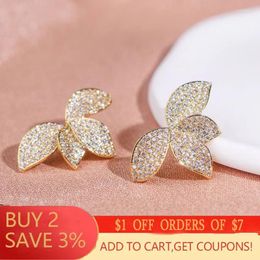 Boucles d'oreilles UILZ Corée Mode Bijoux 14K Plaqué Or Luxe Dense Zircon Exquis Feuille D'érable Élégant Accessoires De Fête Pour Femmes