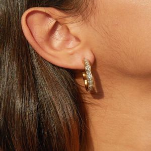 Boucles d'oreilles UWORLD 18K Gold plaqué en acier inoxydable en acier inoxydable fleur en forme de texture imperméable