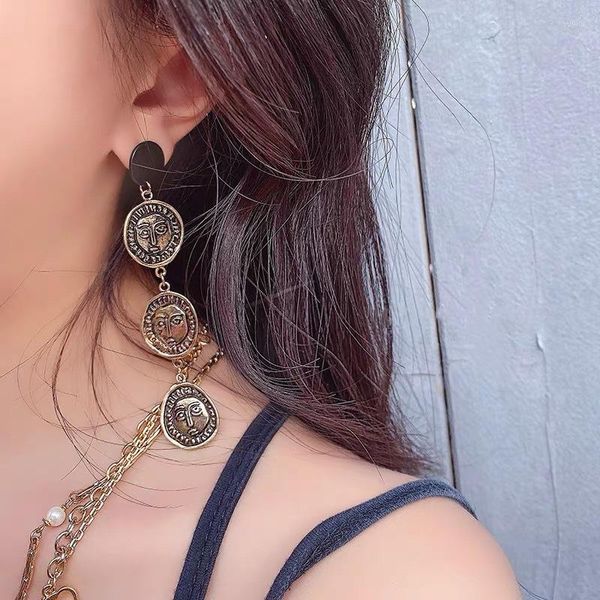 Pendientes de tuerca con moneda de Metal Vintage para mujer, joyería Punk, aretes largos con cabeza gótica para mujer, bisutería barroca 2023