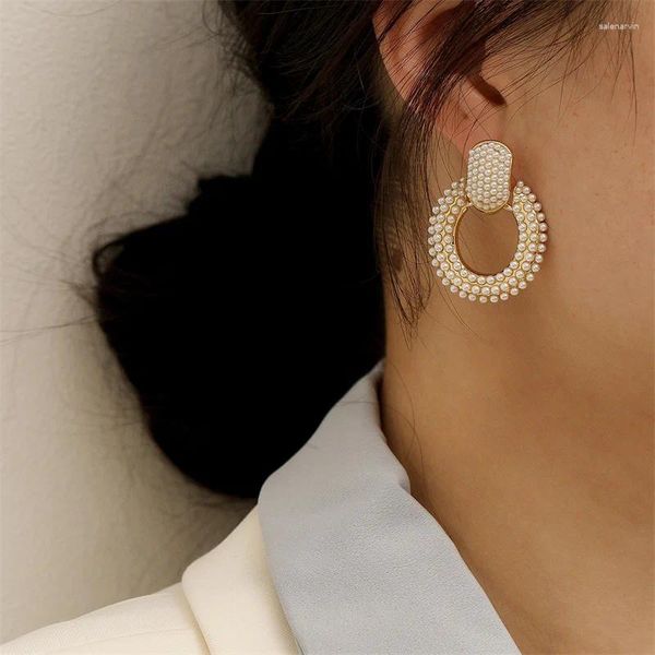 Boucles d'oreilles étalon vintage Natural Pearl Circle Pendentif pendant ensemble pour les femmes bijoux tendance 2024 Cadeau de luxe