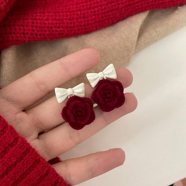 Pendientes de tuerca Vintage de terciopelo rosa mariposa gota para mujer Linda perla de imitación con cuentas flor fiesta regalos de joyería para boda