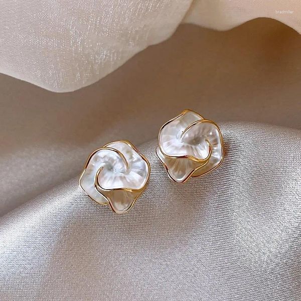 Boucles d'oreilles étalons en émail blanc camellia femmes coréen design brincos bijoux anniversaire ami de Noël cadeau