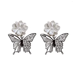 Boucles d'oreilles à clous en alliage, fleur blanche avec pendentif papillon, tempérament, pour fête d'anniversaire, spectacle, boules