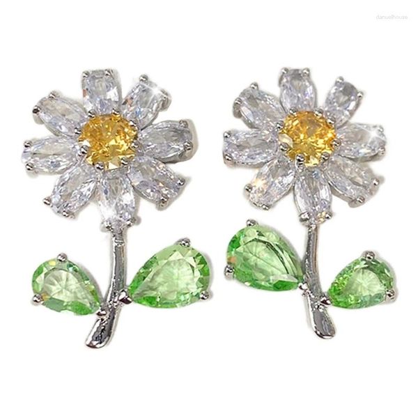 Pendientes de tuerca para mujer, Margarita con hoja verde, flor amarilla, accesorios elegantes para fiesta, joyería de moda CZ de lujo